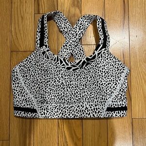 Lululemon run stuff your bra sports bra. Size 4. Like new.